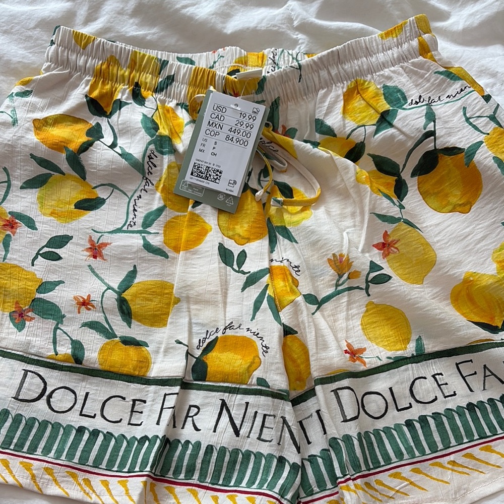 H&M High Waist White and Yellow Shorts with Citrus Print
